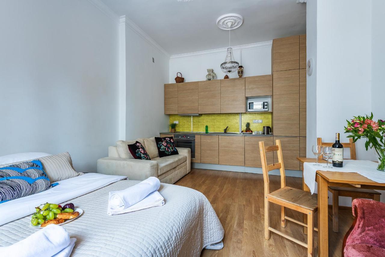 Miodowa Street P&O Serviced Apartments Варшава Экстерьер фото